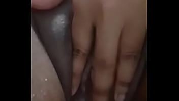 Mi Amiga Me Sorpredió Con Este Video Orinando Bien Rico!