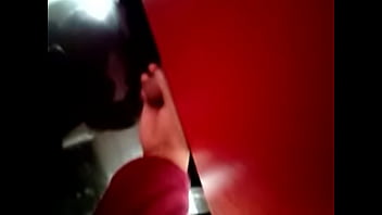 Paja En El Baño Público