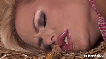 Busty Seduction _ Kinky Glamour Babe Wivien Masturbates With Purple Sex Toy