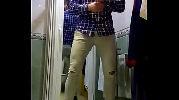 Mastubacion En El Ba_o