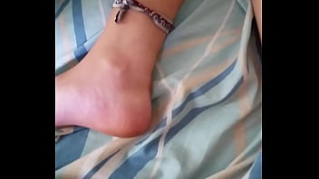 Cogiendo A Mi Ahijada Mientras Habla Con El Cornudo