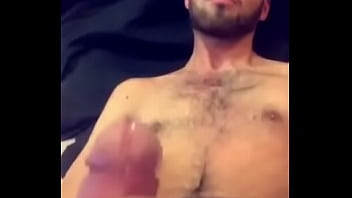 Axl Novinho Barbudo Gozando