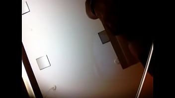 Sborrata Su Vetro Con Telecamera Sotto