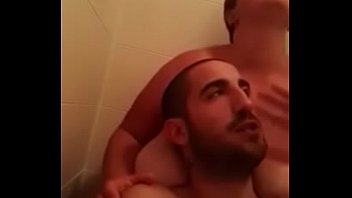 Sesso In Doccia Con La Maialona