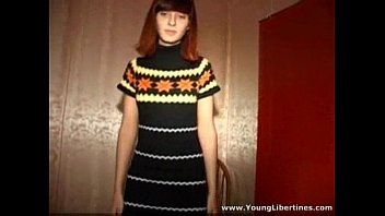 Chica Hipster Haciendo De Todo