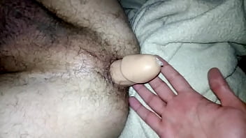 Eu E Um Parça Brincando Com Um Consolo Gigante No Rabo