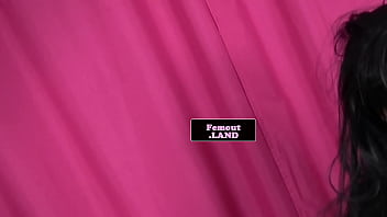 Tattooed Trap Amateur Wanking In Closeup