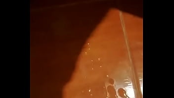 Masturbando Y Saliendo A Chorros