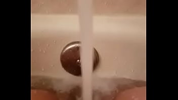 Xania Lombar - In The Shower