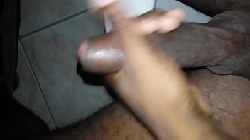 Batendo Punheta E Gozando - punheta, gozando, soloboy - Video 3613289