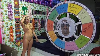 New Girl Lilly Banks Gives A Sloppy Blowjob