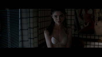 Natalia Dyer - Stranger Things - S01E02