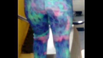 Coroa Loira Treinando Na Academia Paulista.