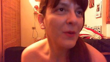 Sei Il Mio Schiavo Dominato E C. A Bere Tutta La Mia Urina Da Un Bicchiere