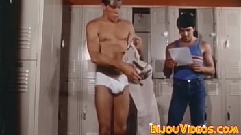 Homosexual Threesome With Athletic Looking Cock Munchers