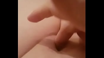 Real Orgasm House Wife Masterbate In Tub While Phoning Boyfriend