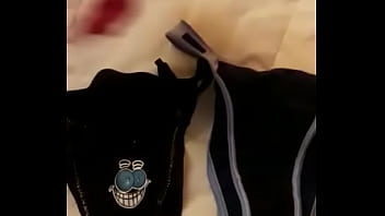 Le Robe Sus Calzones A Mi Vecina Alondra