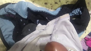 Gozando Na Calcinha Dela 7 - esposa, calcinha - Video 3697120