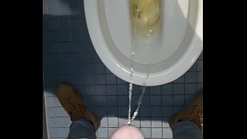 Meando De Calenton En La Oficina