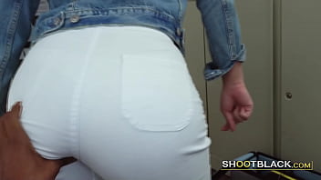 Short Haired Teen Gets Her Punani Stretched Out By Horny Director