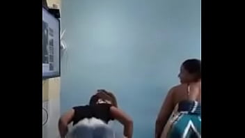 Mãe E Filha Sensualizando