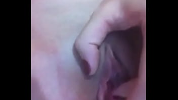 Me Masturbando Na Cama De Pijama