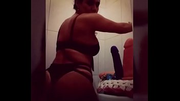 Brincando No Banho Novamente