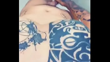 Boy Tatuado Masturbando