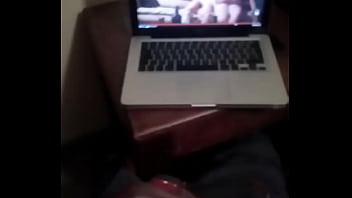 Me Masturbo Viendo Porno Hetero