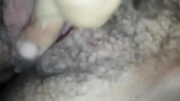 Vagina Peluda Masturbandose...jugosa