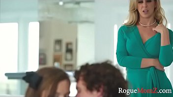 Step Mom Steals Daughter' Unfaithful Boyfriend - Wtf- Cherrie De Ville