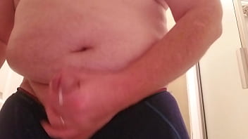 Johnnykyns Blows His Load