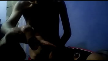 Novinho Magrelo Batendo Punheta