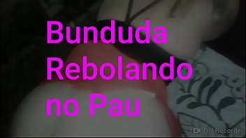 Fui Na Casa Da Vizinha Pintar A Parede, Mas A Safada Deitou No Sofá E Levantou A Saia, Rebolando Sua Bunda Branca Linda No Meu Cacete