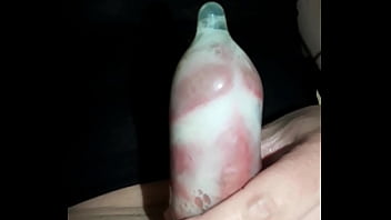 Huge Cum In Condom - cumshot, cum, condom, masturbation, latex, soloboy - Video 3577705