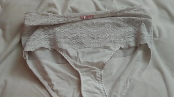 Masturbándome Con Los Panties De Mi Novia