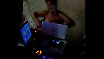 Tetudo Balançando As Tetas