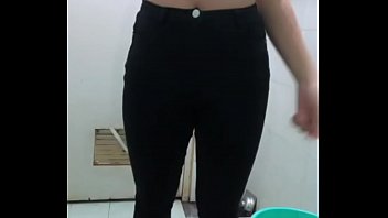 Em Gai Show Trong Phong Tam