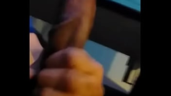 Vecina Se Sorprende Al Descubrir La Enorme Verga Del Nuevo Vecino