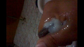 Bruninho Batendo Uma Punheta Na Hora De Banho