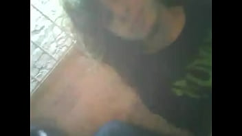 Eyacula Fuerte En La Oreja