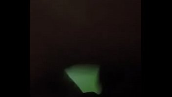 Địt em y_u lồn non