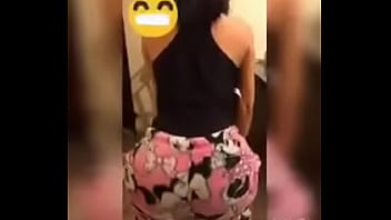 Puta Caliente Moviendo El Culo