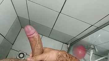 Alguém Pra Chupar E Bater Pra Mim ?