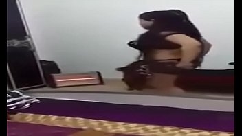 لبسها الاحمر الاسمر البيضه دلعها وناكها ونزل طيزها اذهب إلى أول مشاركة جديدة خلعها الاحمر ونزل لبسها الاسمر وناكها فى طيزها البيضه