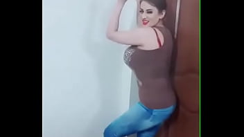 Tamil Aunty Big Boobs Shaking Dance