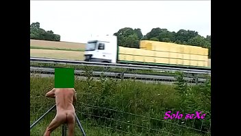 Derrière Le Grillage De L_autoroute 009