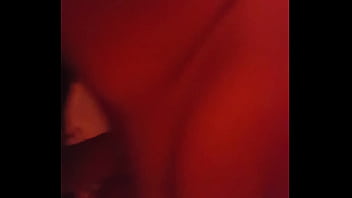 Con La Prima Puta Del Barrio Sacándome La Leche