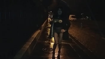 Exhibe Nocturne A Paris