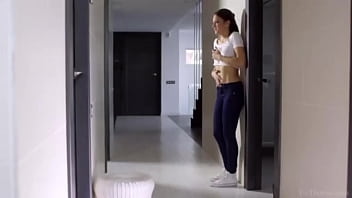 Carolina Se Pajea Y Acaba En Lésbico